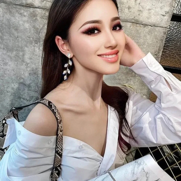 Diamond Leaf Petal Drop Statement Earrings - Picture 3 of 11